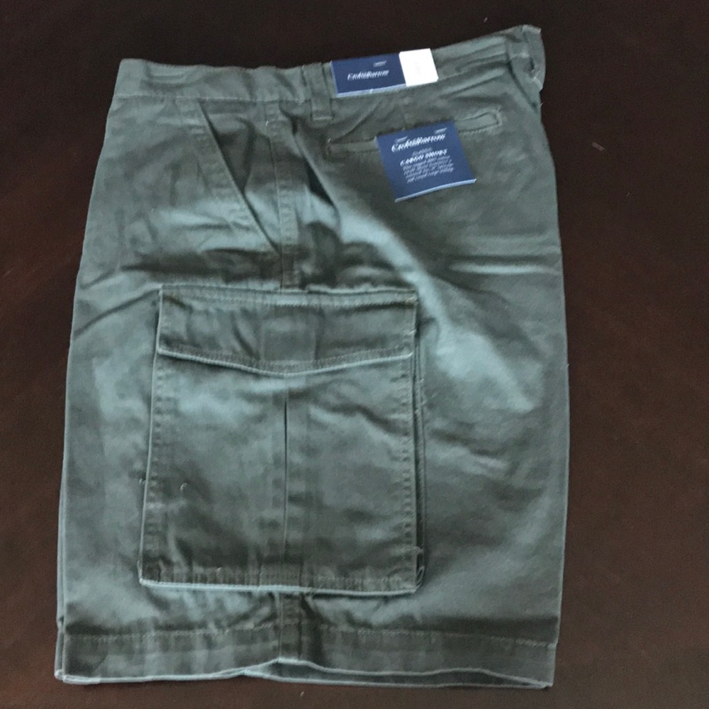 Dark Green Men’s Cargo Shorts NWT